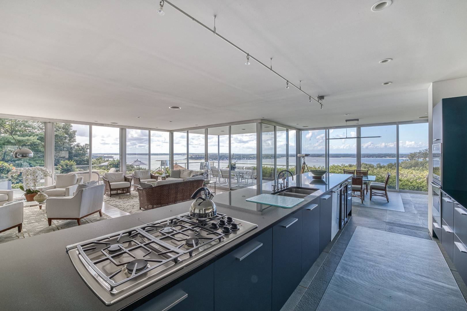 42 Prospect Avenue + Part 23 Serpentine Drive