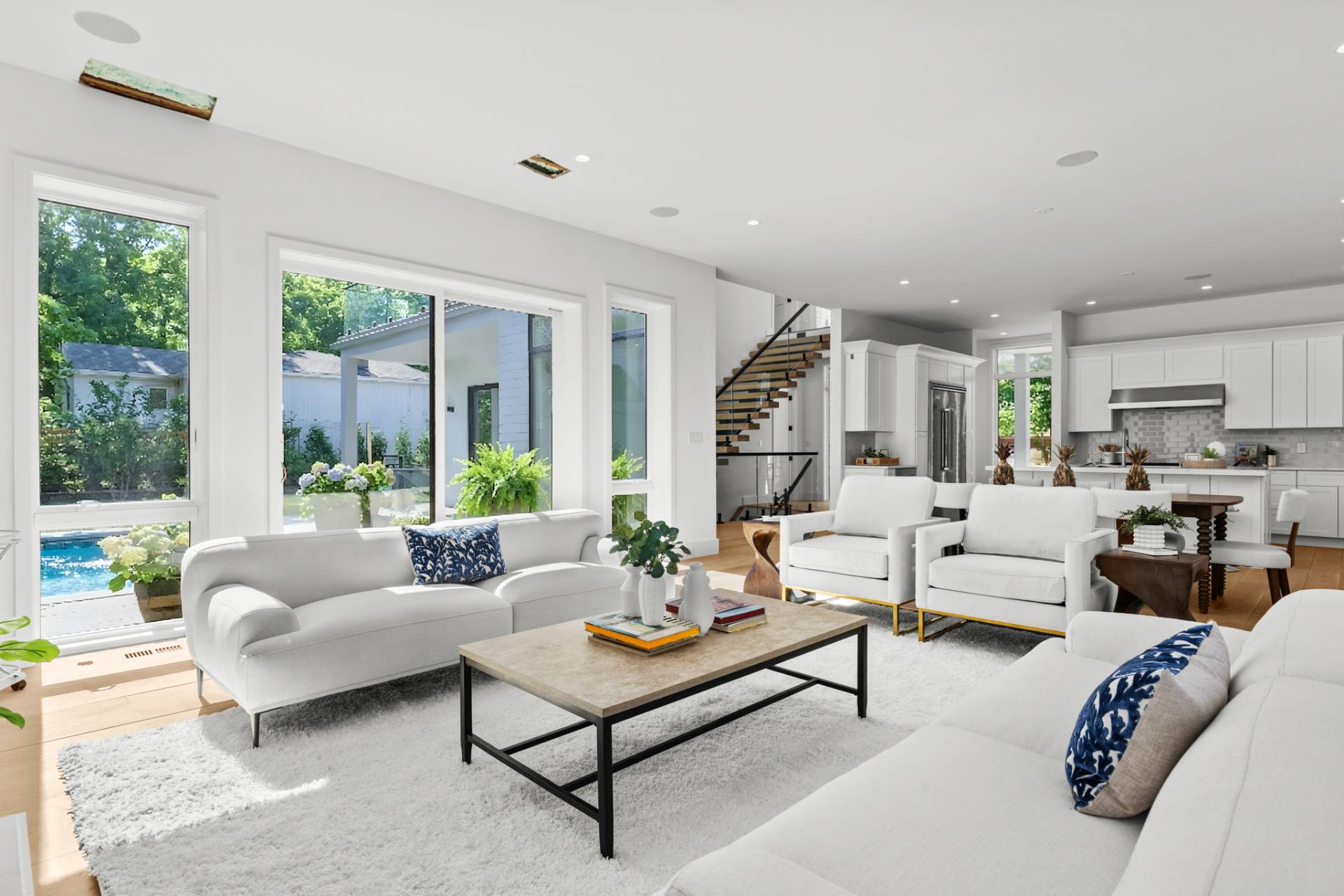 66 Hillside Drive East