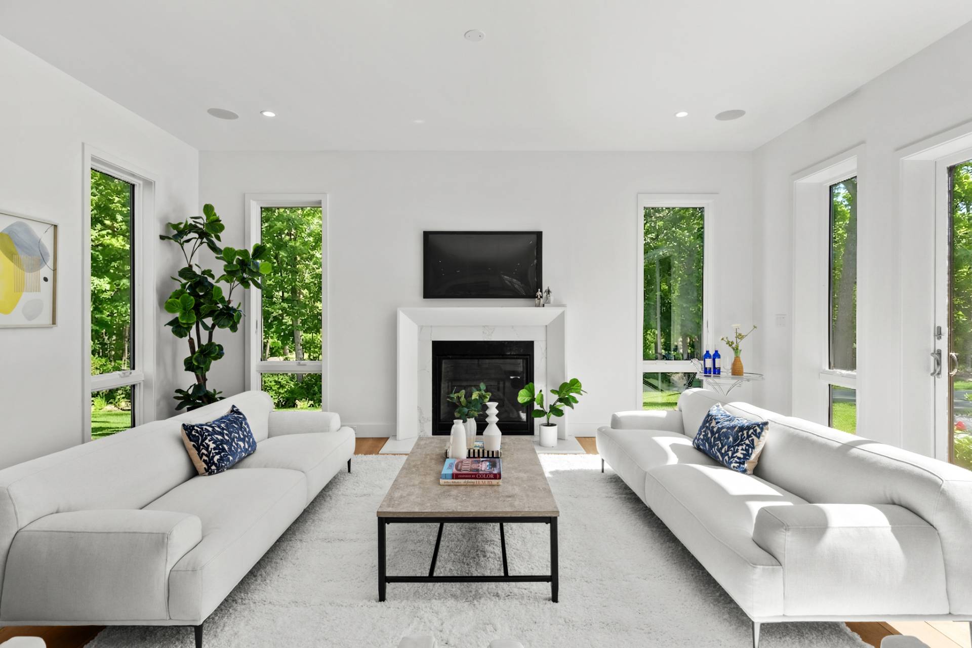 66 Hillside Drive East