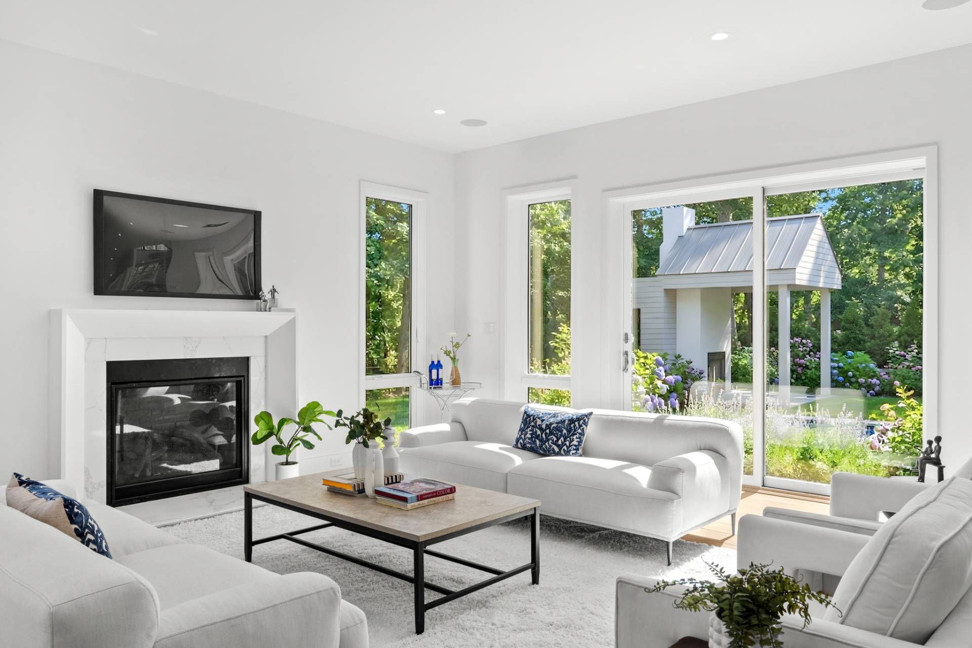 66 Hillside Drive East