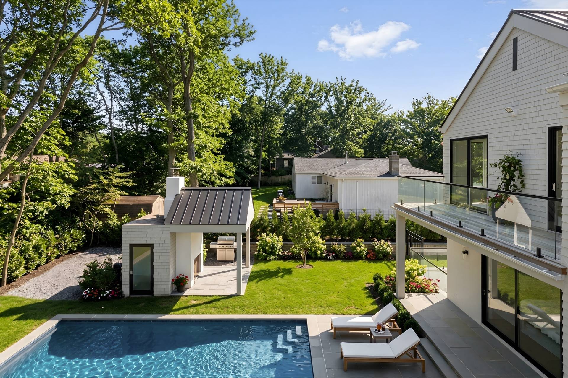 66 Hillside Drive East
