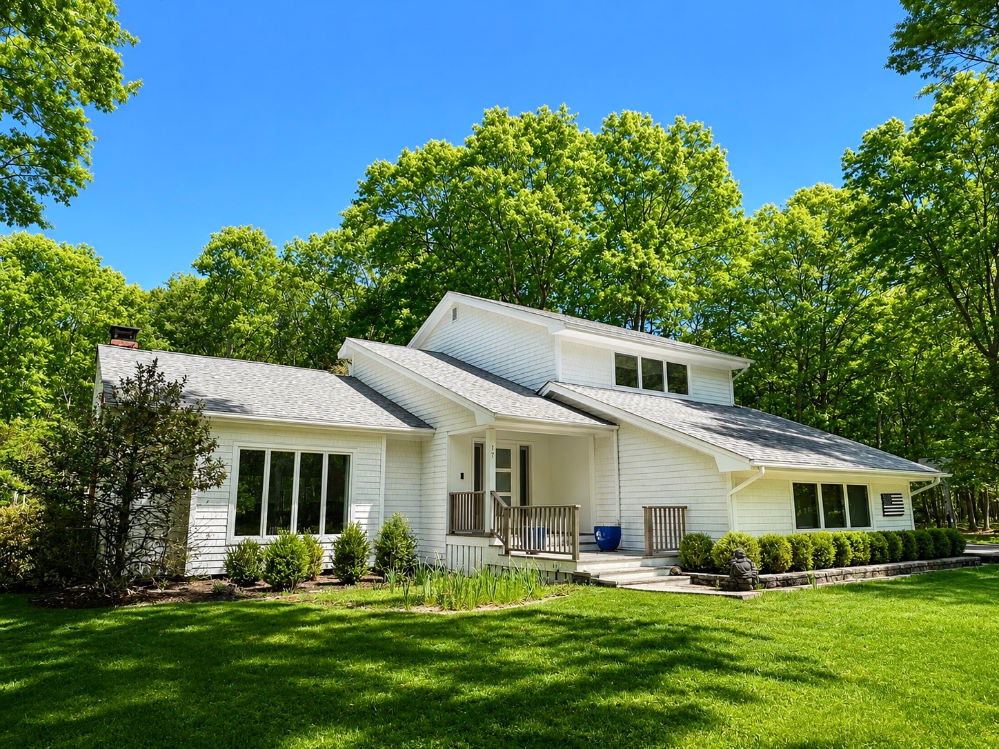17 Crescent Way