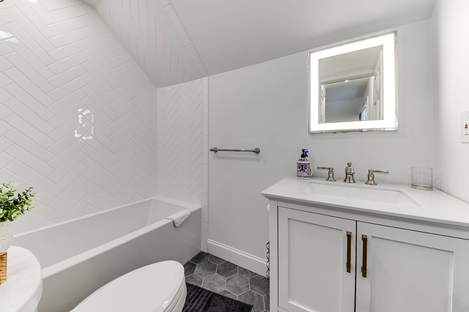 59 Settlers Landing Lane