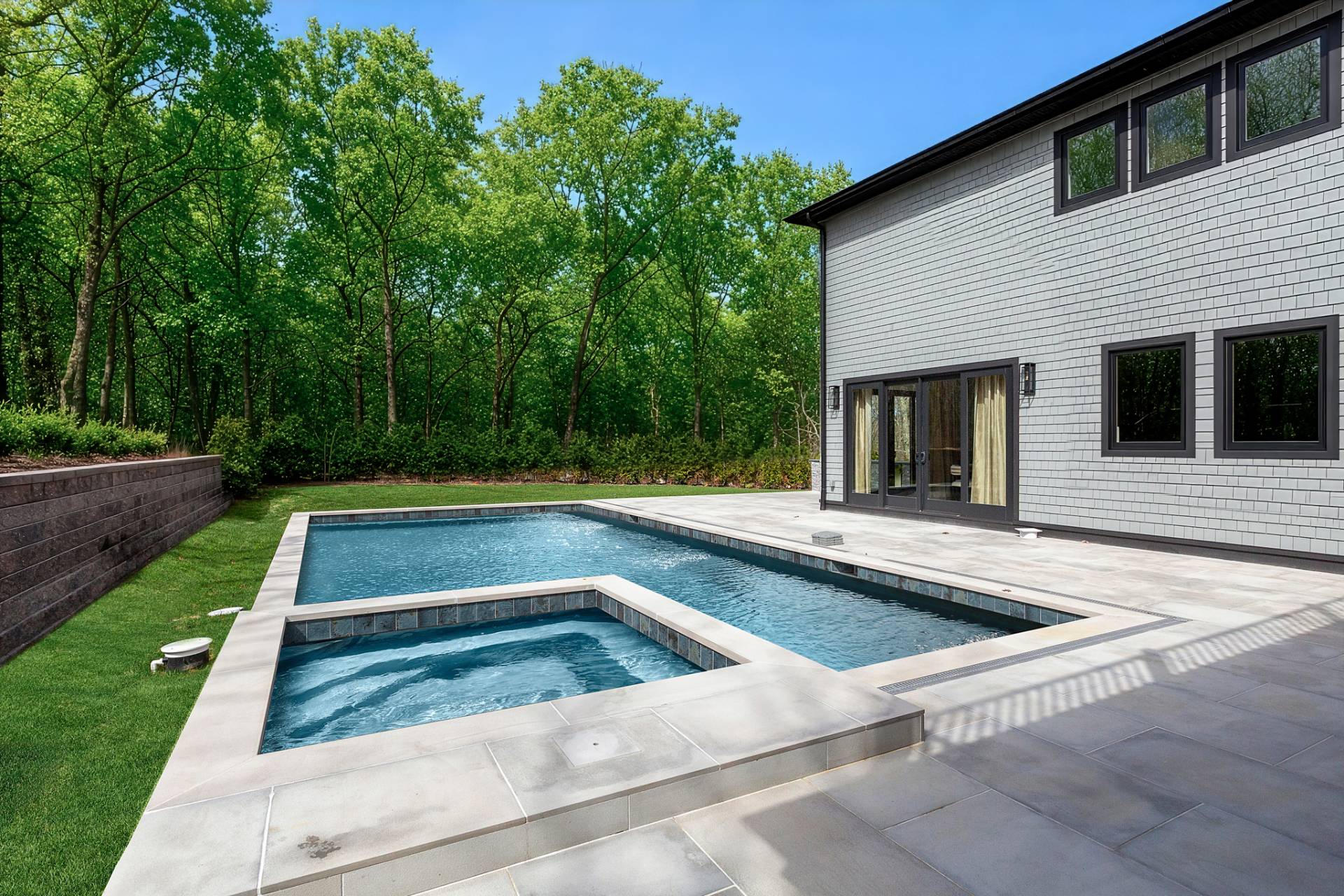 2 Grove Avenue
