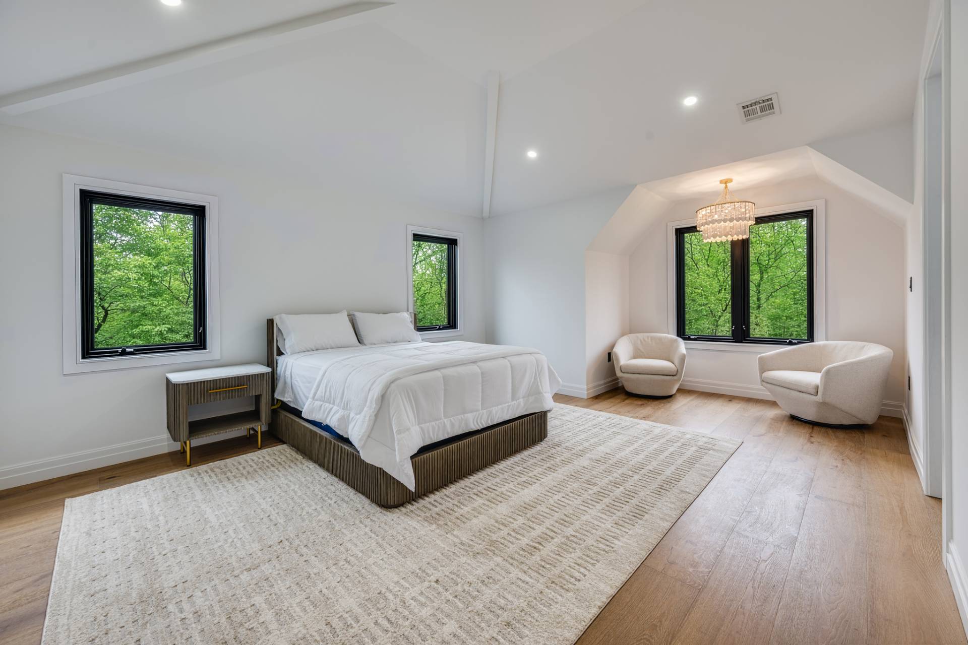 2 Grove Avenue