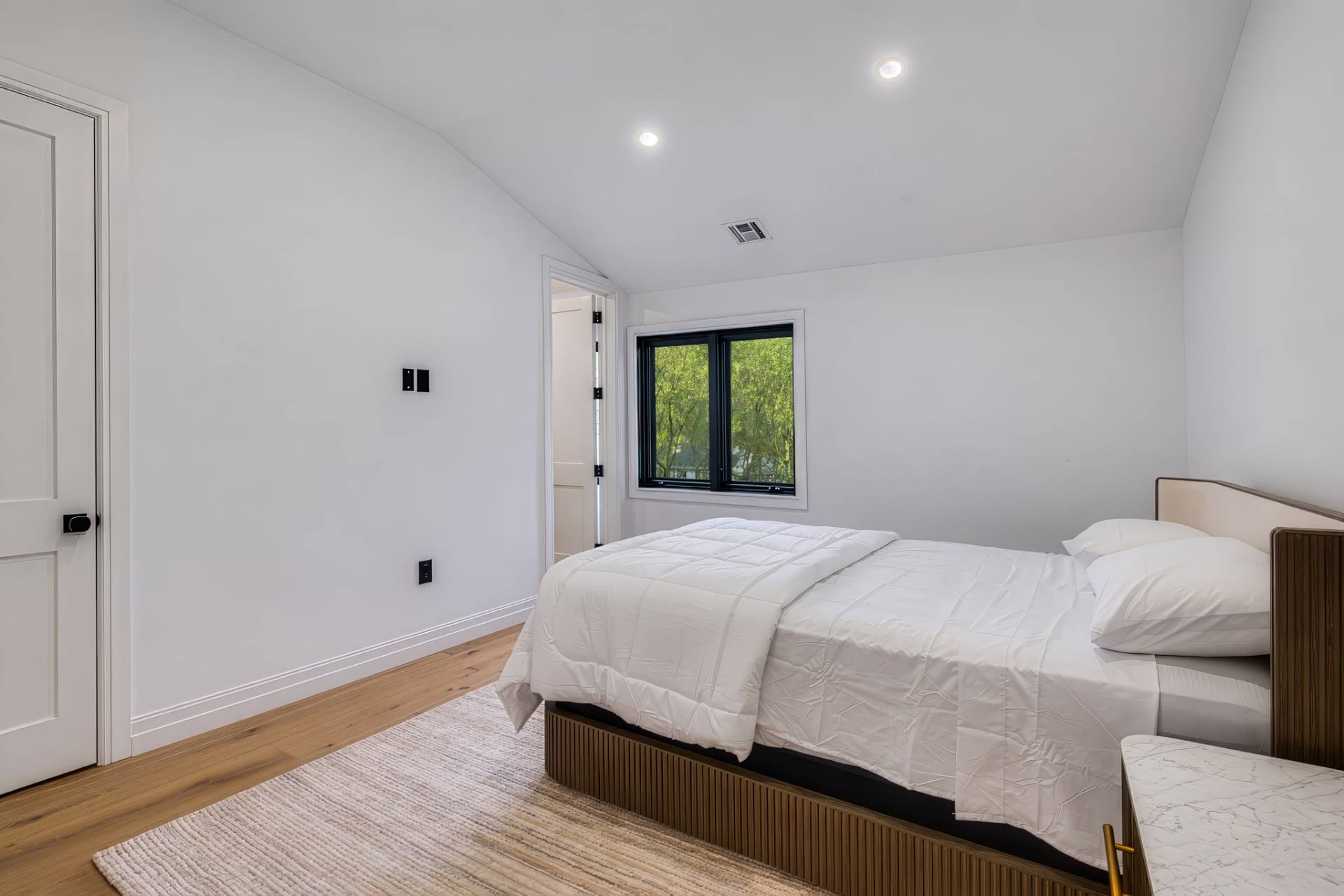 2 Grove Avenue