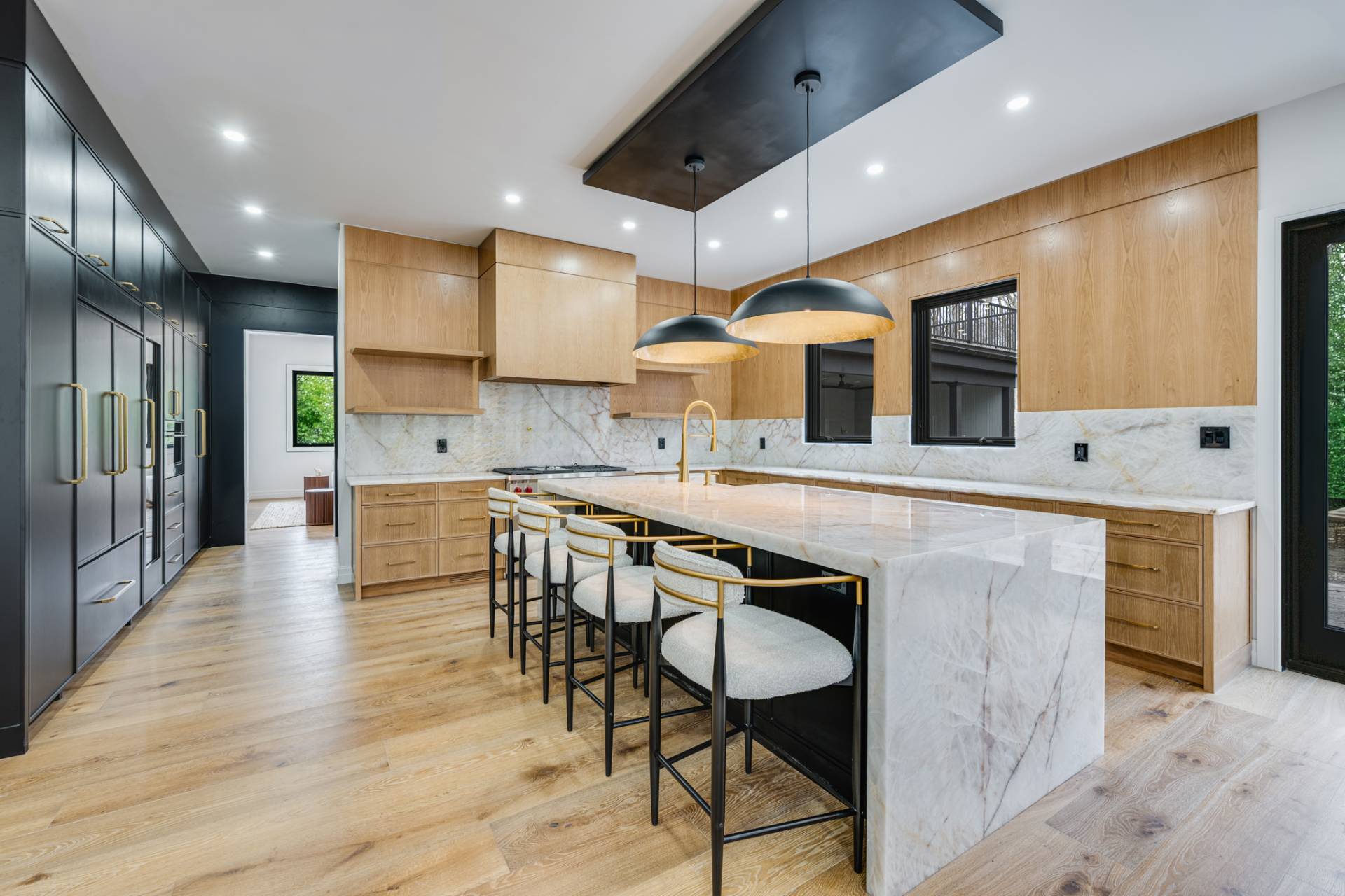 2 Grove Avenue