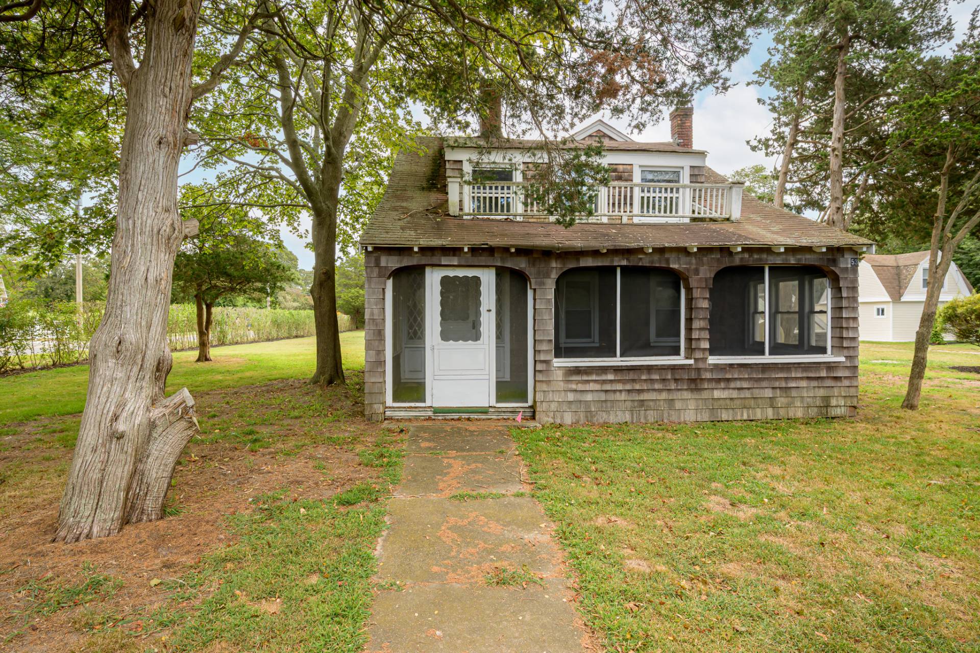 53 Foster Avenue