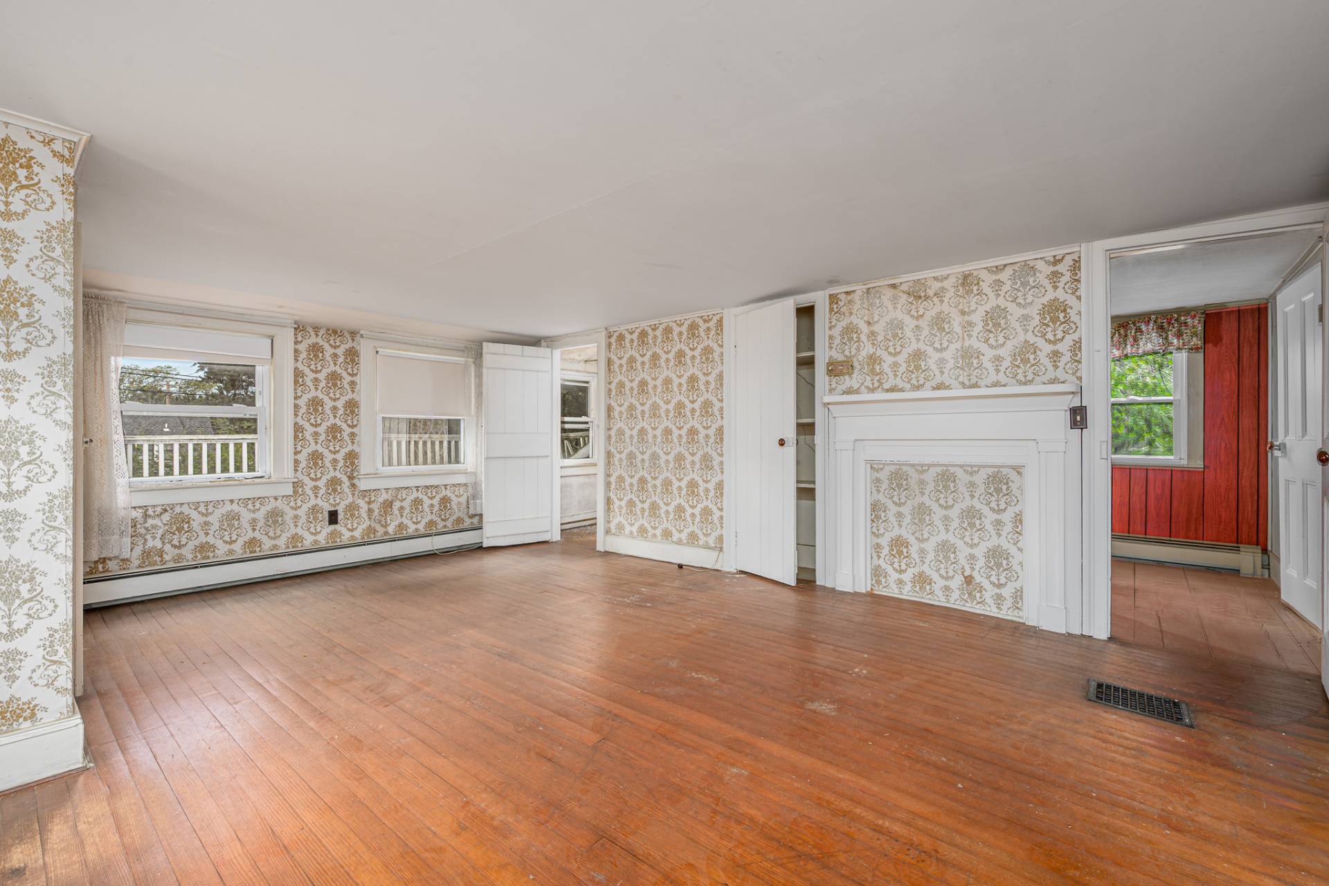 53 Foster Avenue