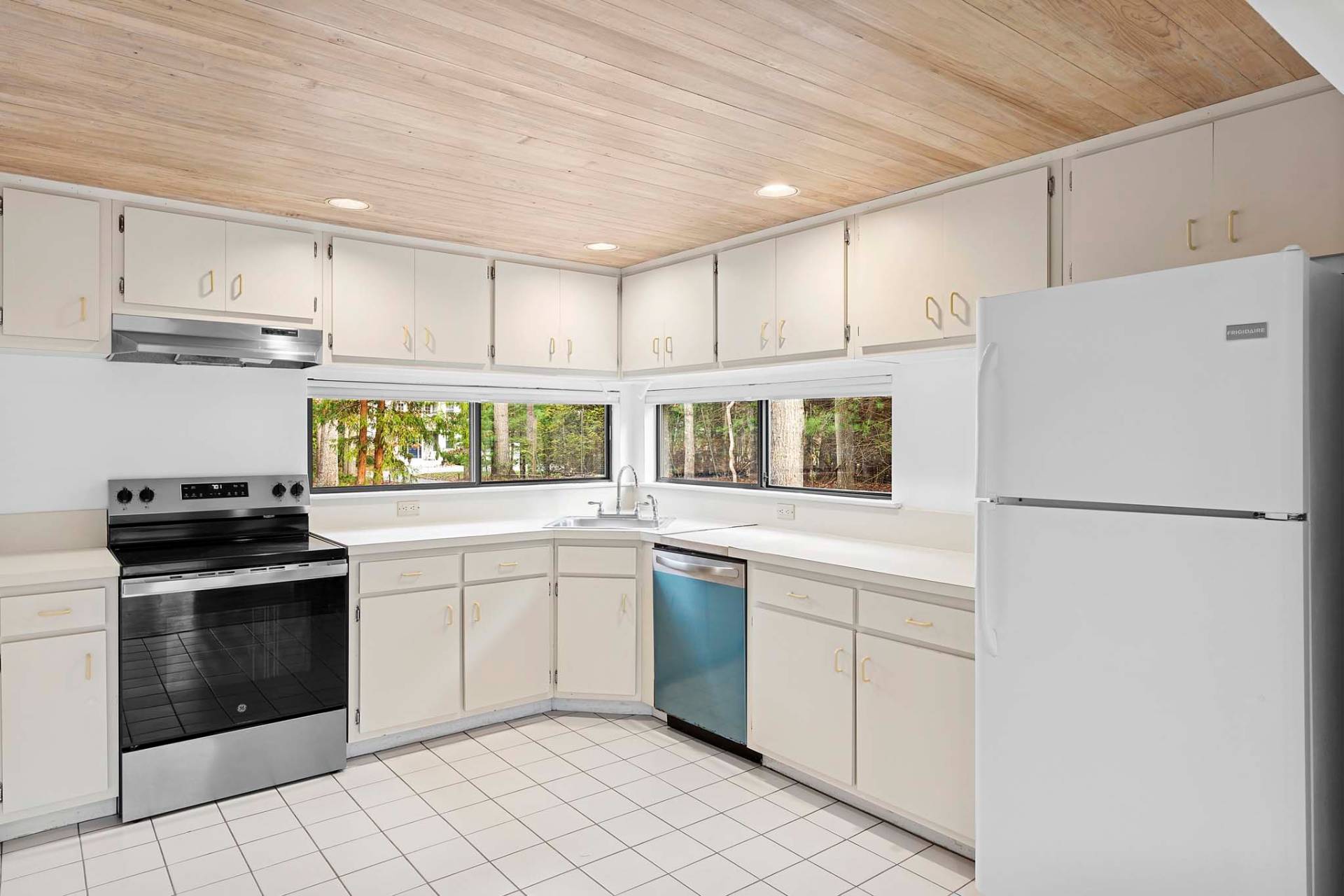12 Wooded Oak Lane