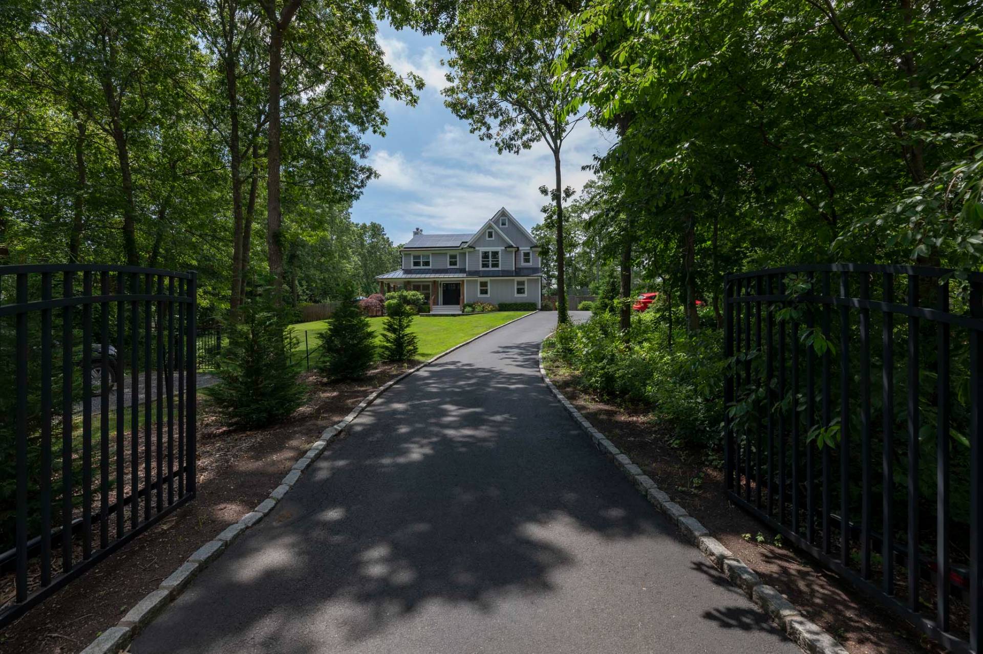 28 West Tiana Road