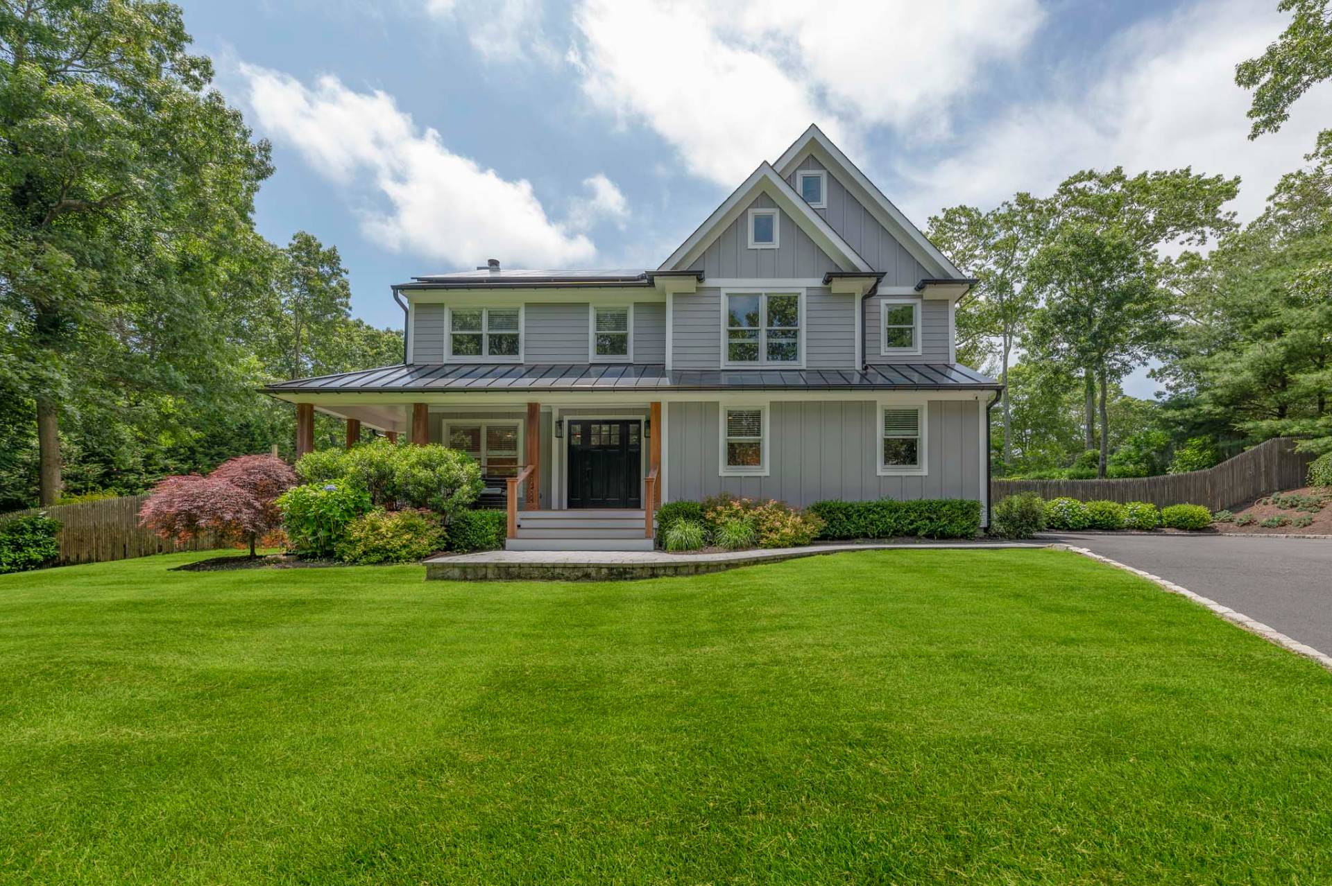 28 West Tiana Road