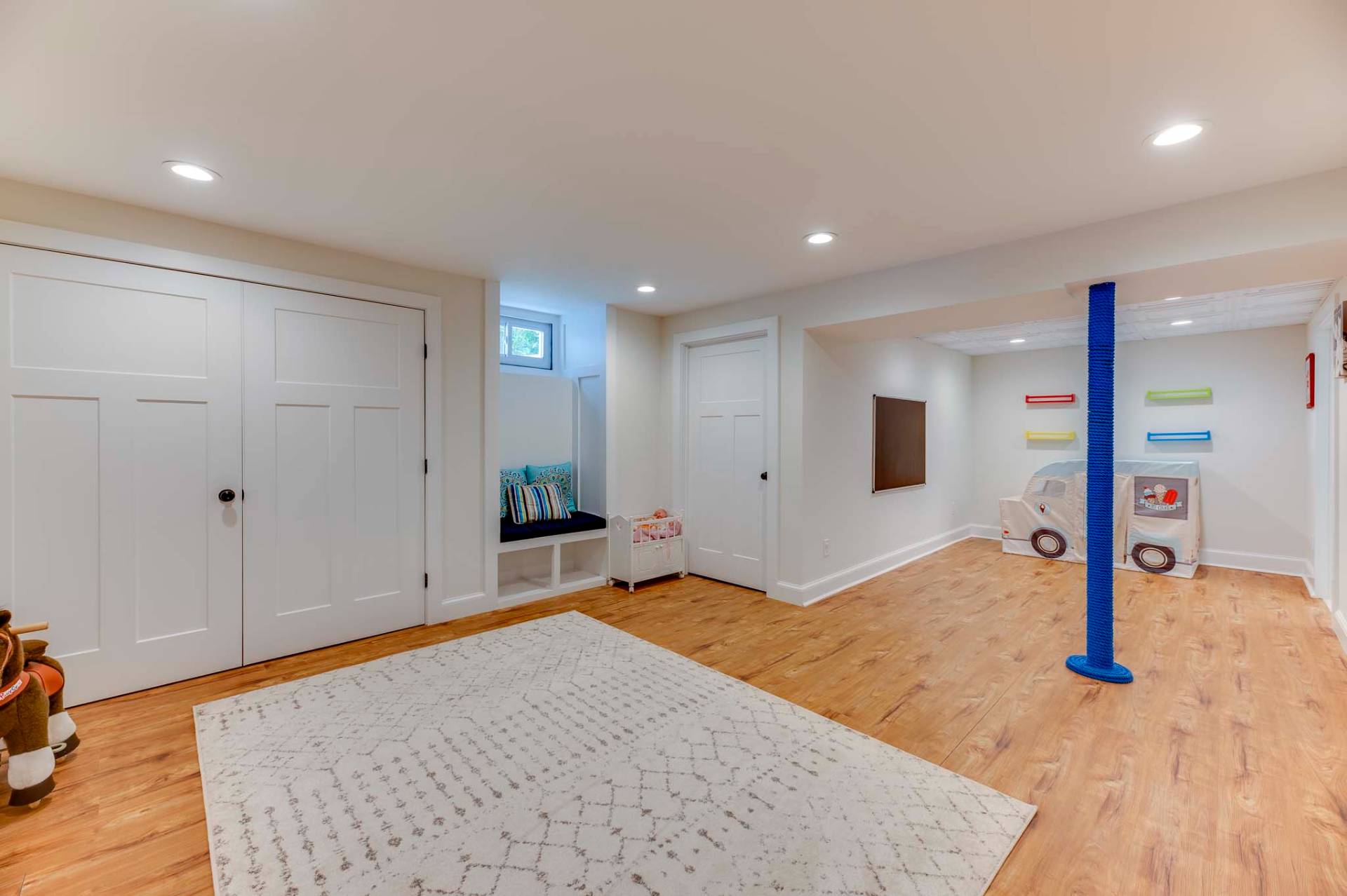 28 West Tiana Road