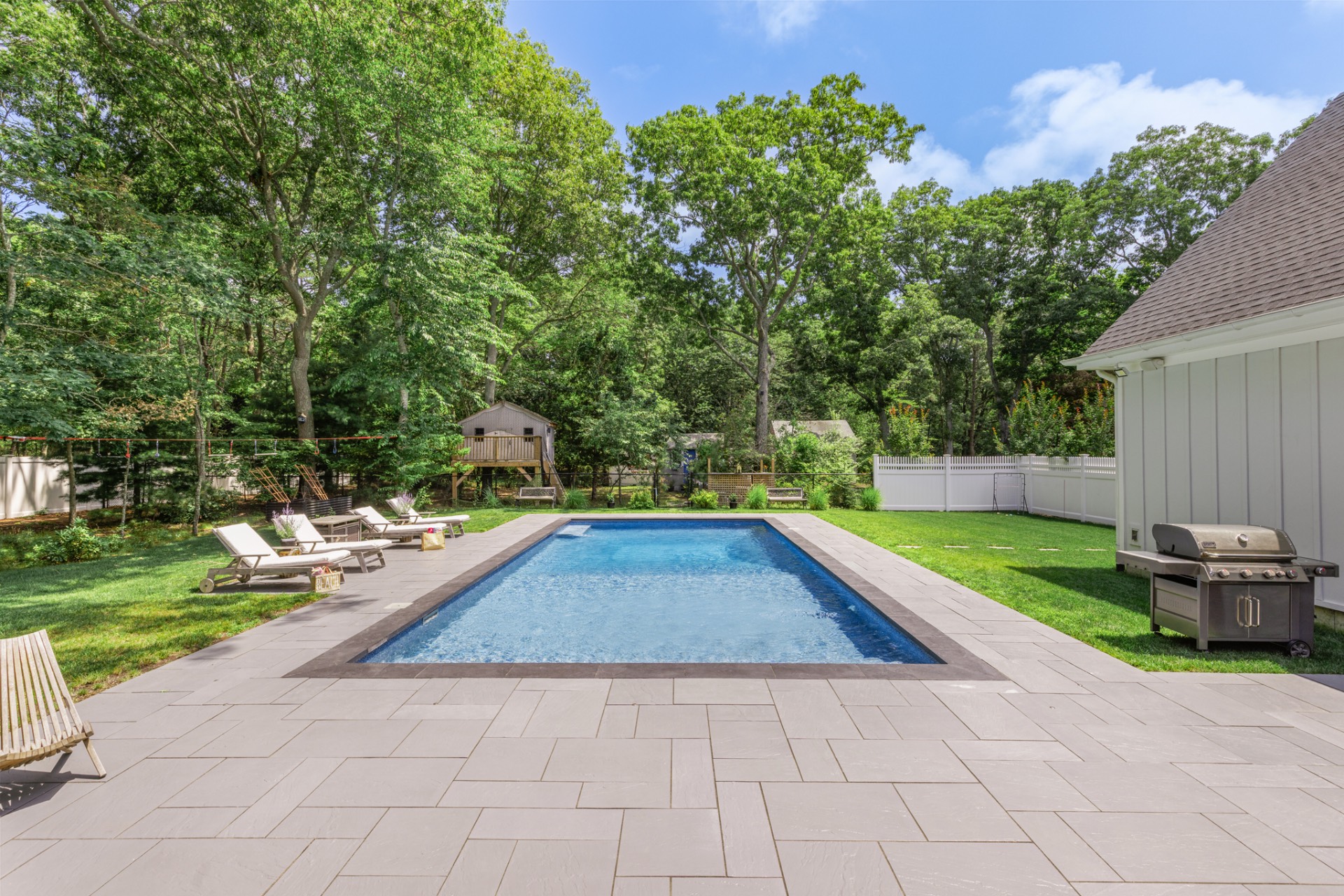 9 Deerland Drive