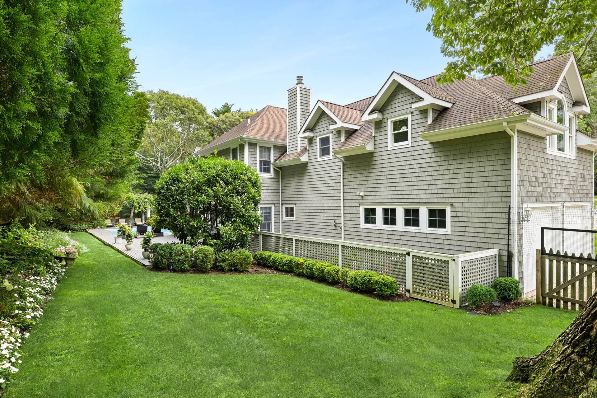 1 Albertines Lane