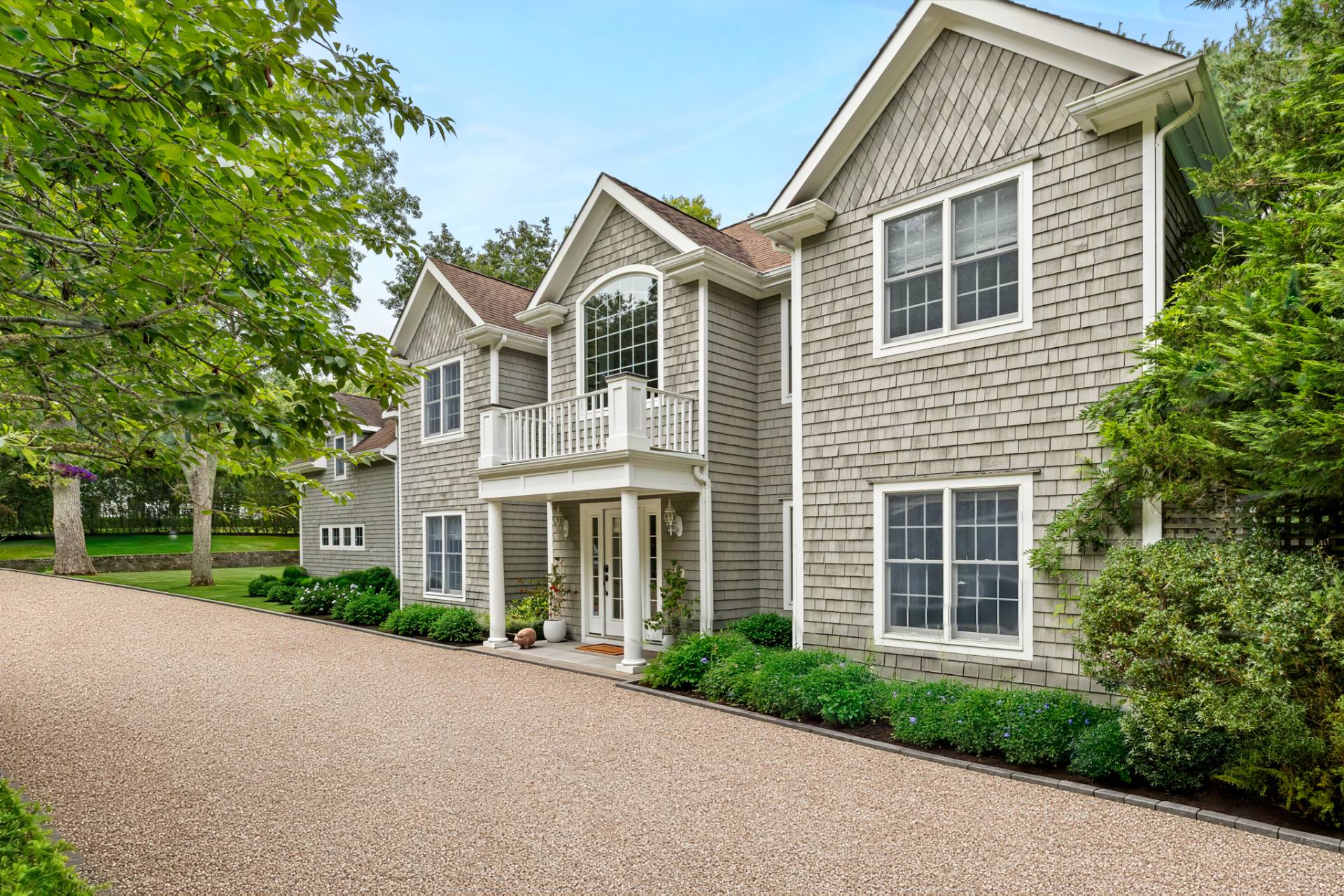 1 Albertines Lane