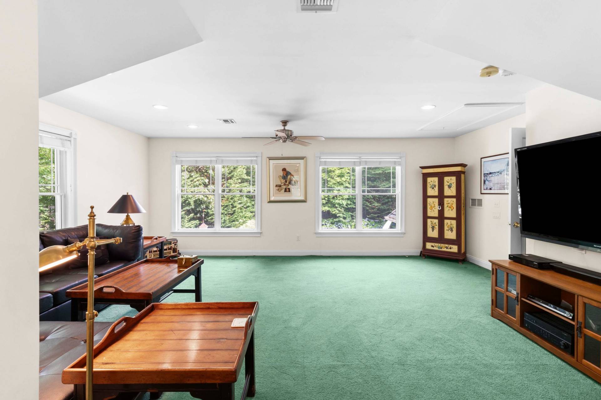 14 Crescent Way