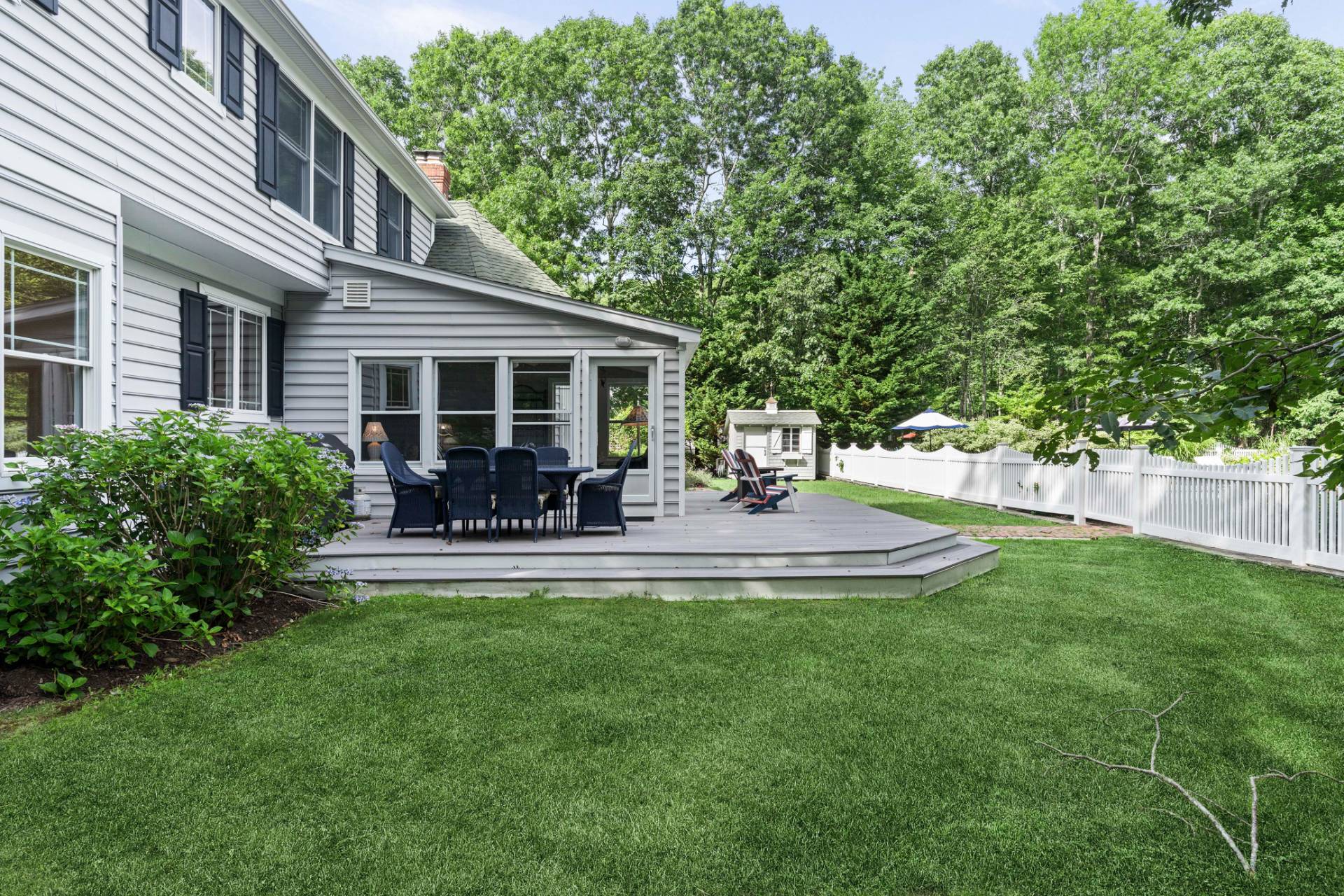 14 Crescent Way