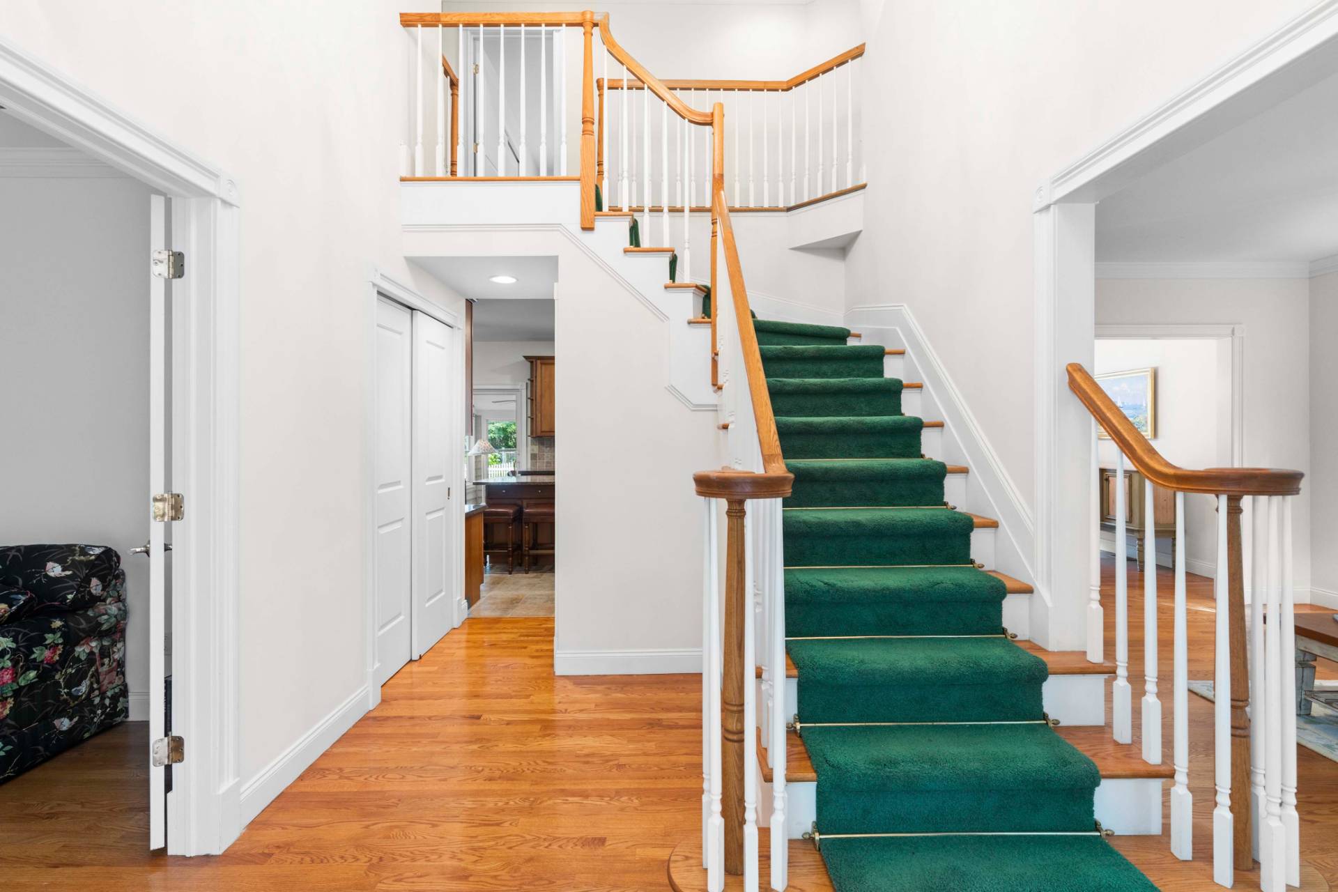 14 Crescent Way
