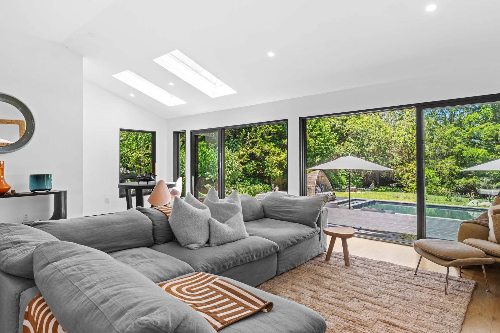 15 Peninsula Drive