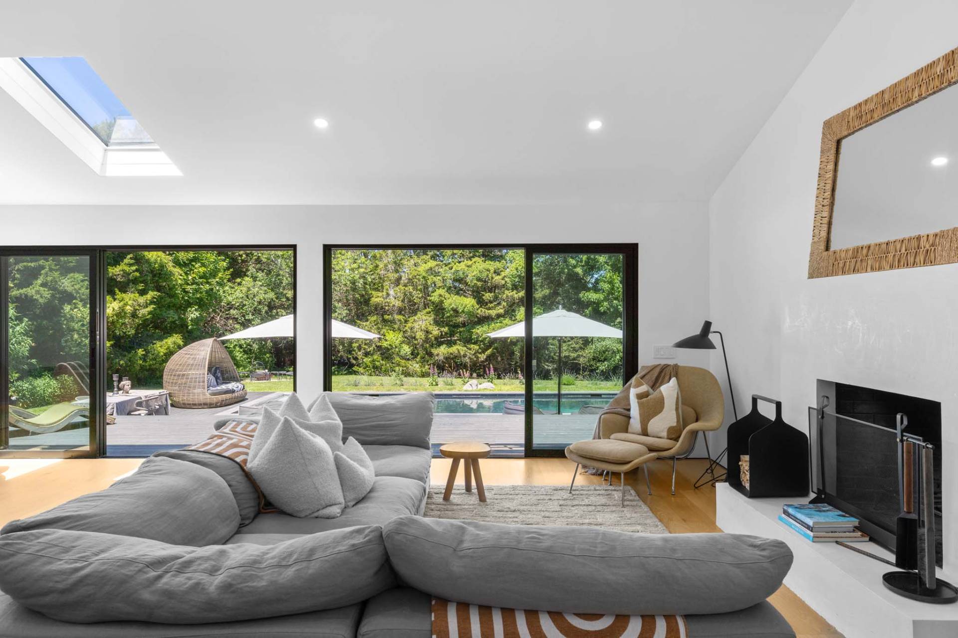 15 Peninsula Drive