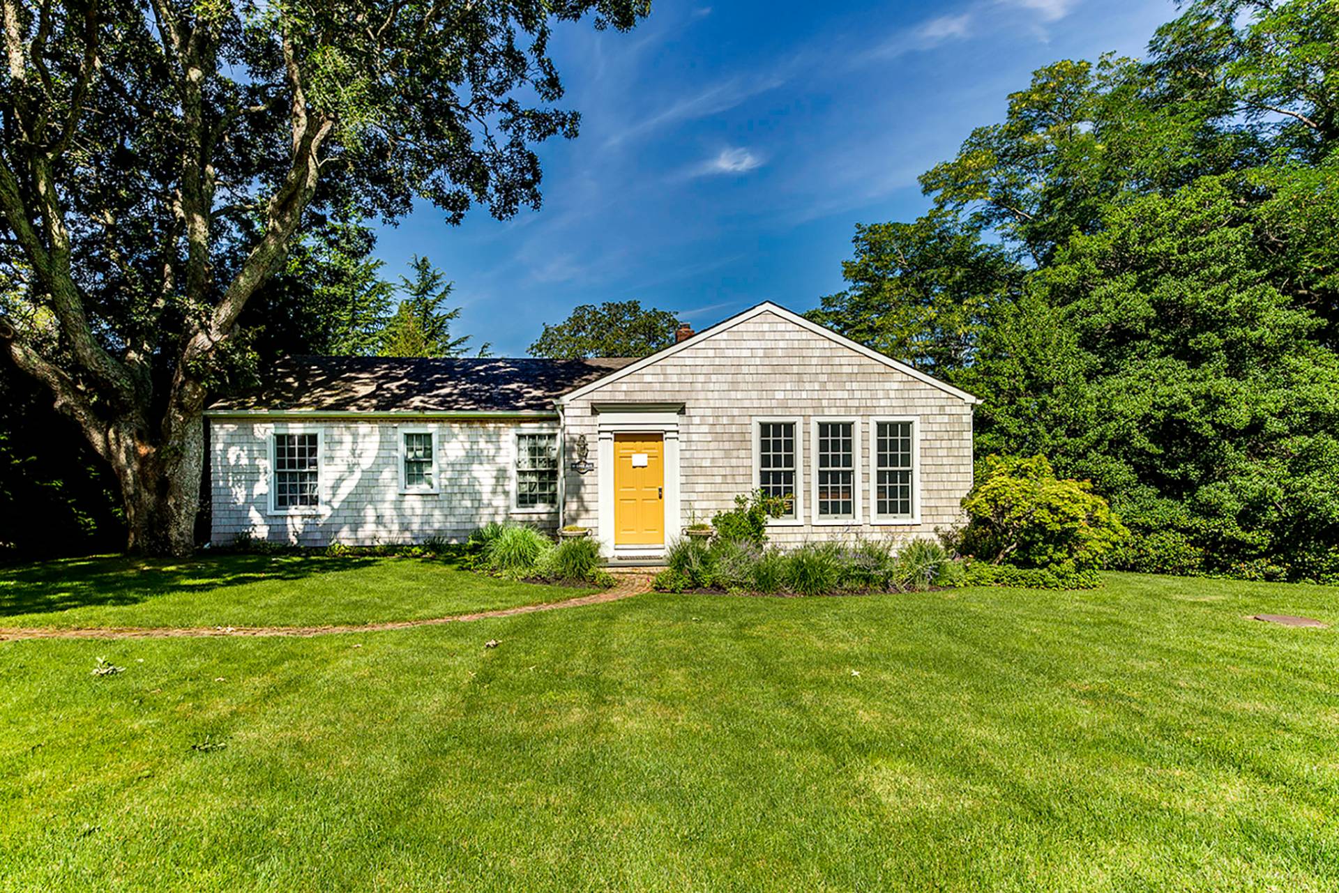 11 Sims Avenue