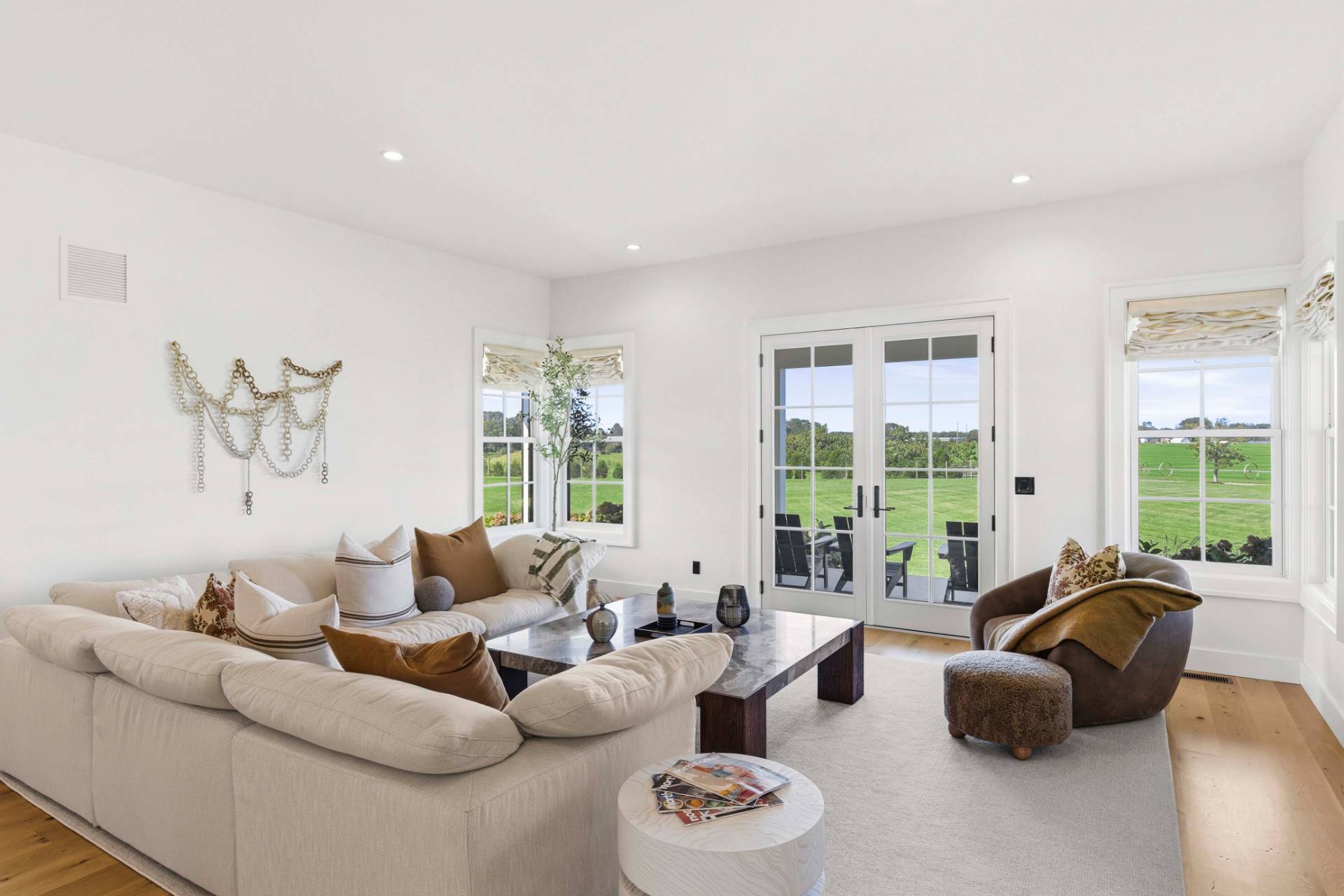 799 Manor Lane