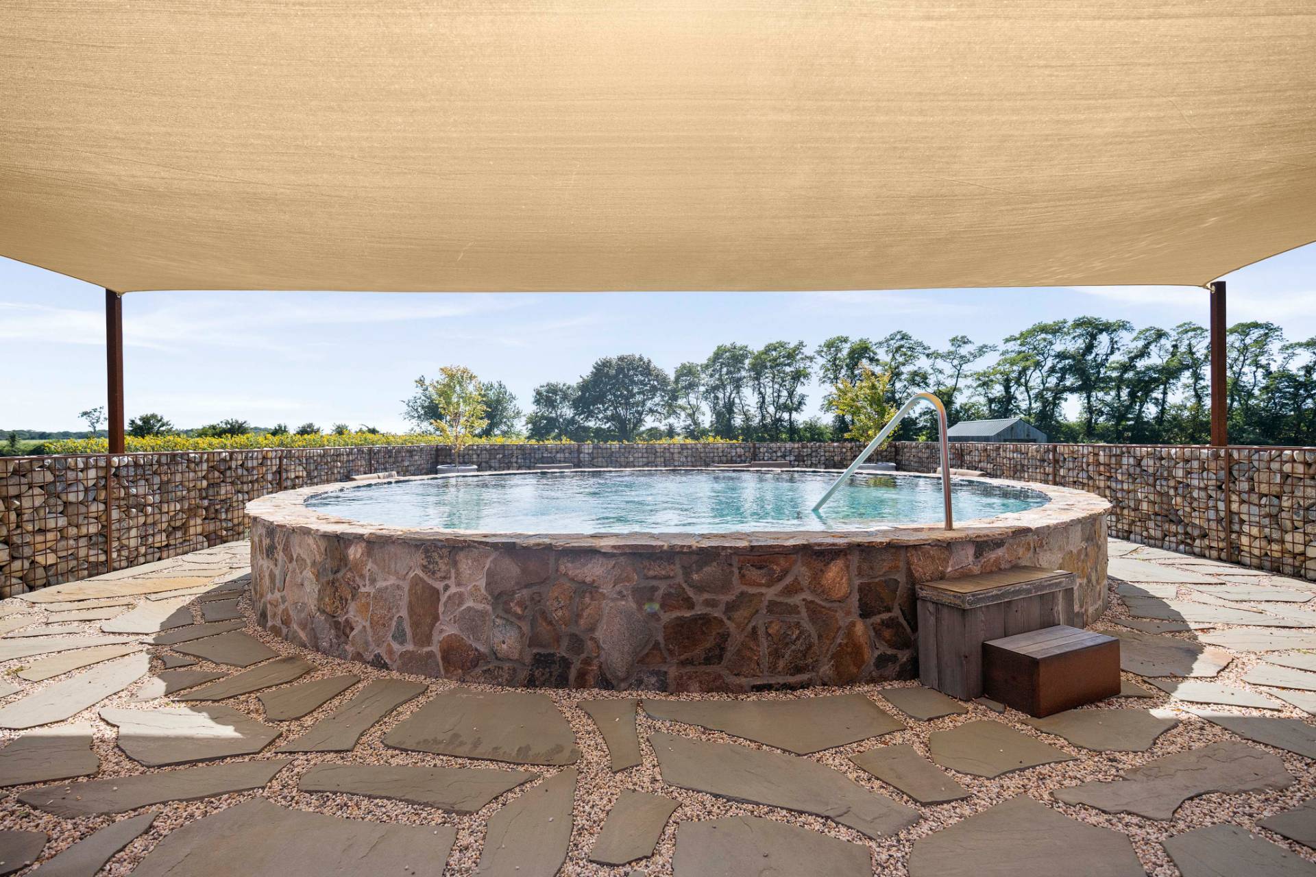 799 Manor Lane
