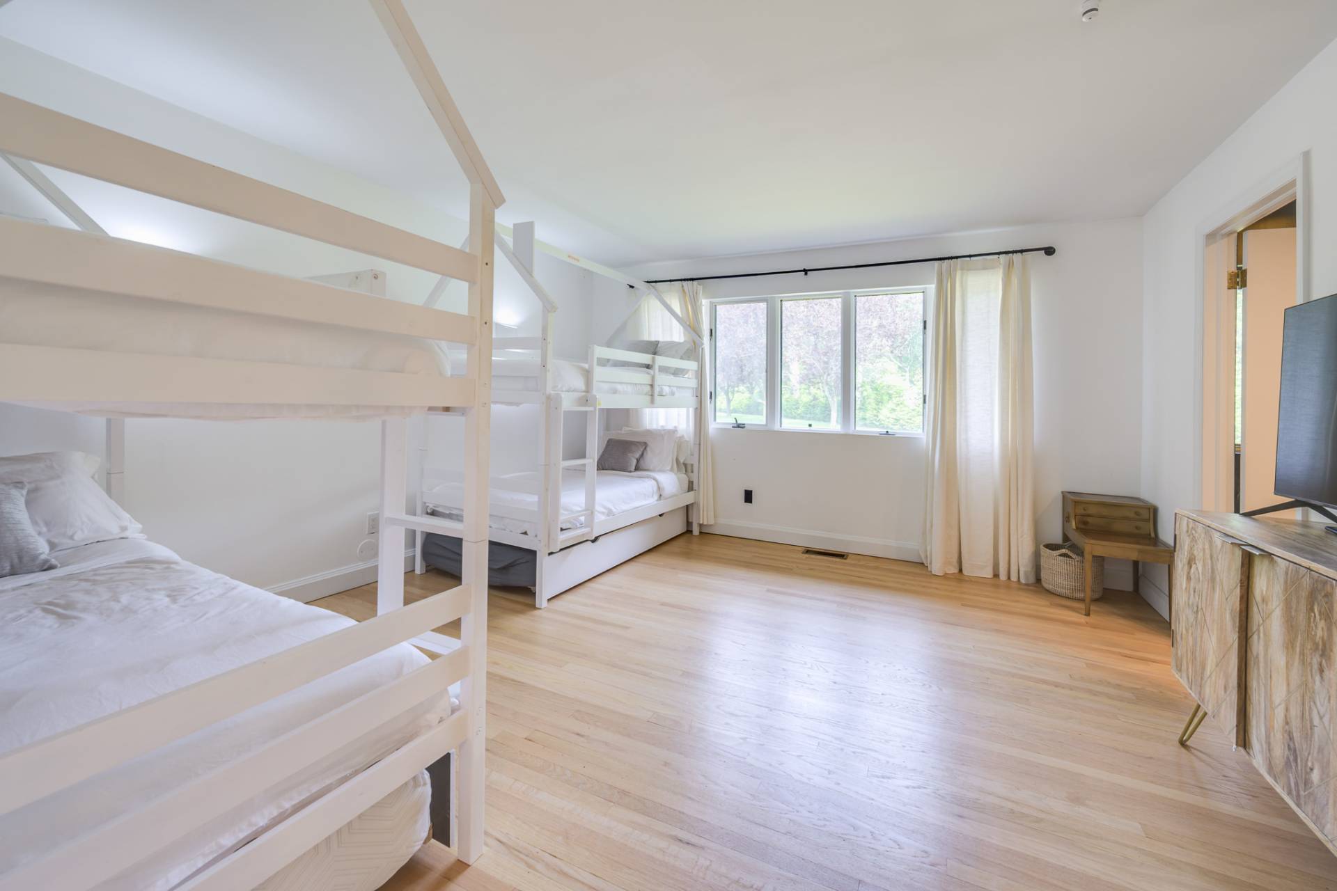 27 Realnautic Court