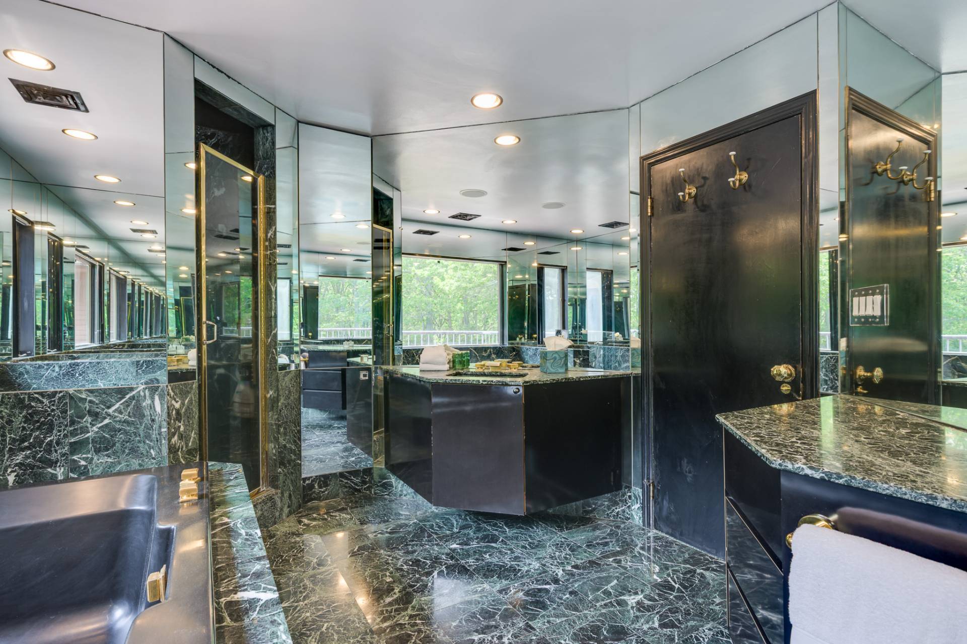 27 Realnautic Court