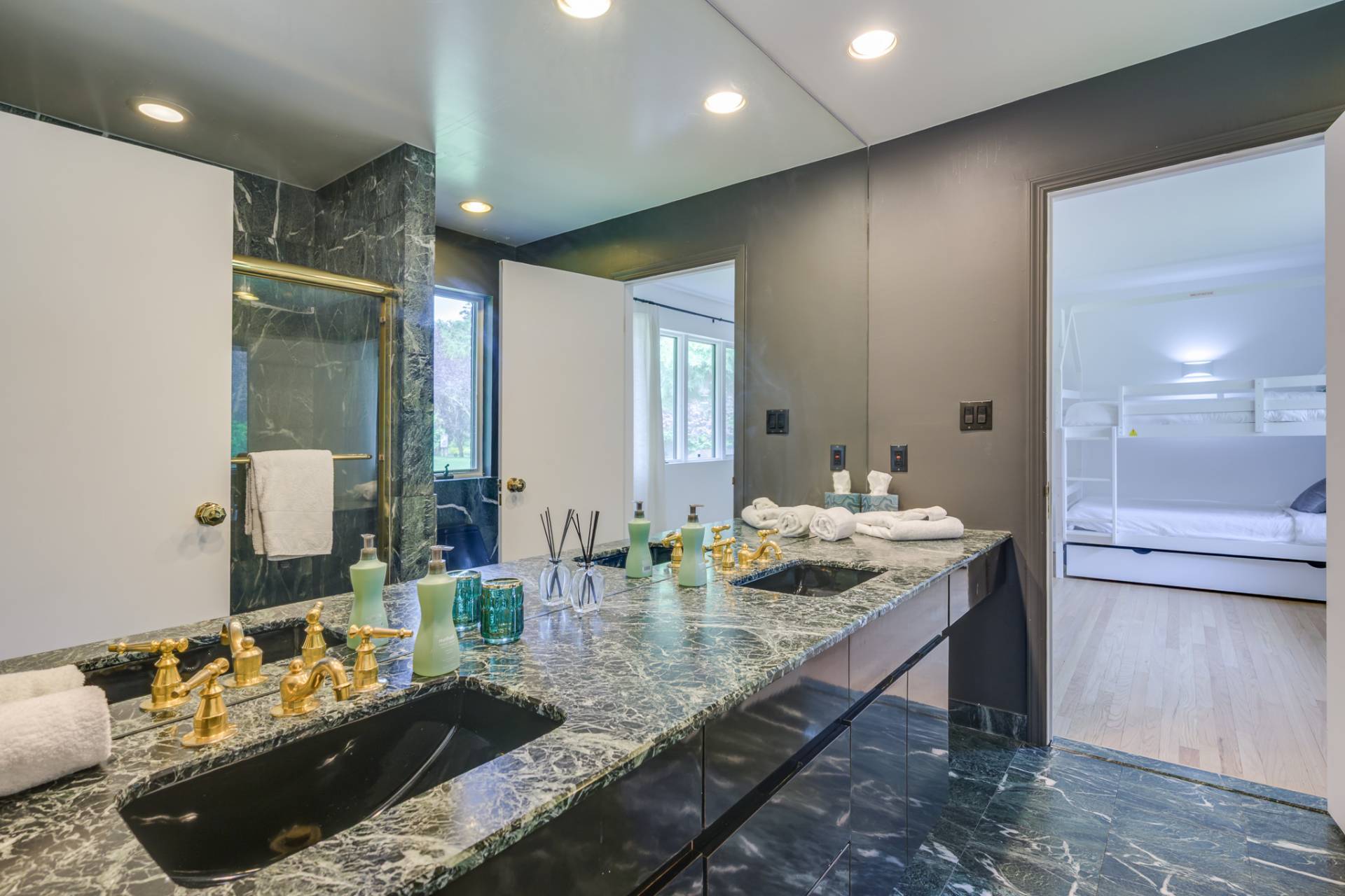 27 Realnautic Court