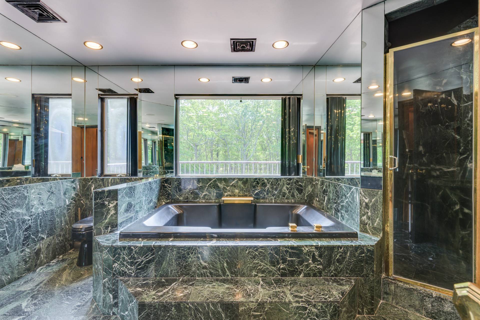 27 Realnautic Court
